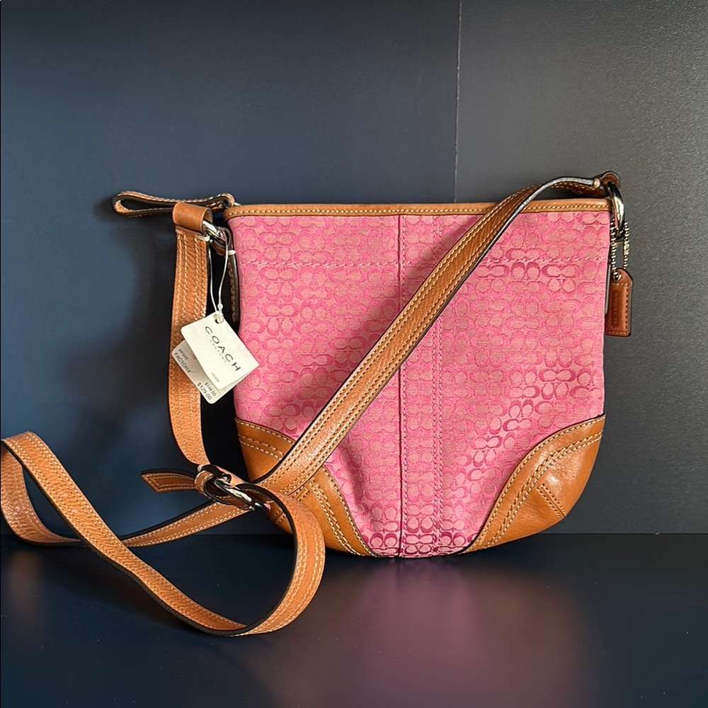 NWT COACH SoHo Mini Signature Swingpack